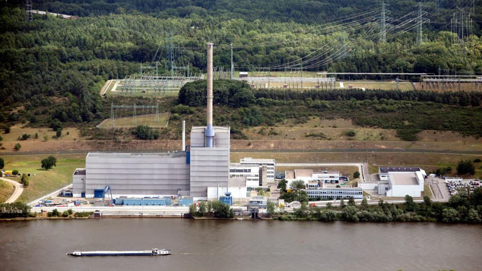  MODERNE ANLEGG:  Atomkraftsympatien har n� vippet over 50 prosent i Danmark. Atomindustriens sterke lobbykrefter legger n� fram forslag om at Danmark, Sverige og Tyskland b�r g� sammen om � bygge et moderne anlegg sammen - som her i Geeschacht i Tyskland. Foto: EPA/SCANPIX.