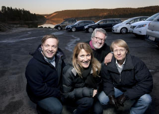 �RETS BIL-JURYEN: Fra venstre Einar H�ndlykken i milj�stiftelsen ZERO, Are Borgir i Dagbladet, Kari Sandberg i Trygg Trafikk og Anders G. Hovde i TNS Gallup.  Foto: Henning Lilleg�rd / Dagbladet