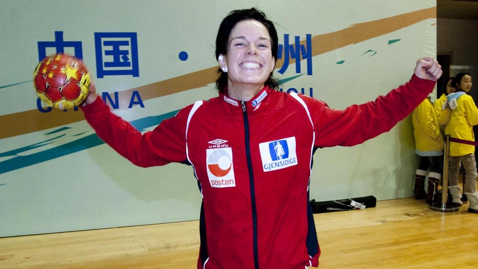 FYLLER D�GNET: Anja Edin elsker h�ndball, men orker ikke fylle dagene med bare idrett. Defor holder hun blant annet foredrag for n�ringslivet. Foto: Gorm Kallestad/SCANPIX