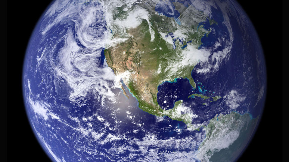 MED P� � FORBEDRE FORHOLDENE P� JORDA: Sverige har klart � ha �konomisk vekst og kutte utslippene av klimagasser de siste 20 �rene. Norge bare �ker sine utslipp. Foto: AFP/NASA