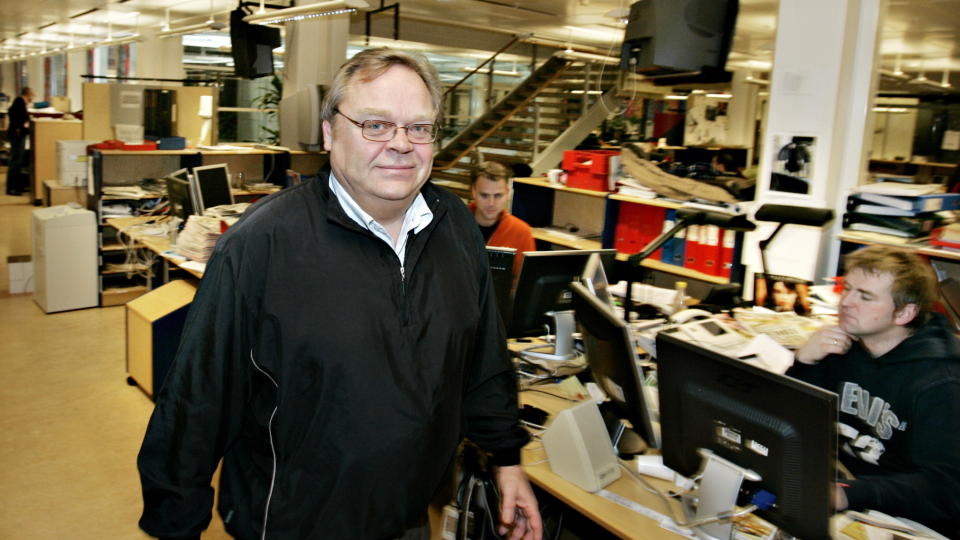 HARDE BUD: Fungerende nyhetsredakt�r Jan Erik Laur� h�per p� en l�sning der VG varsler politiet hvor de vil st� med kameraer, og merker seg tydelig med pressevester. Foto: Hans A. Vedlog/Dagbladet