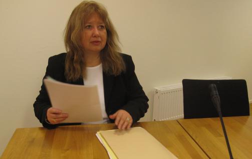 FORSVARER: Ann Gunn Edvardsen forsvarer den drapssiktede 39-�ringen. Foto: Siril K. Herseth