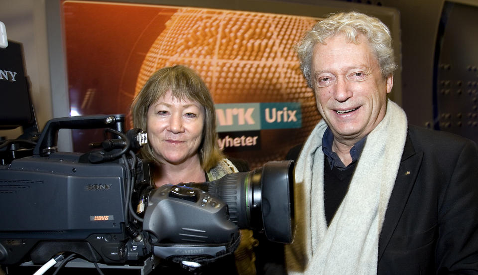 PAR I URIX: Duoen som skal fronte NRKs utenrikssatsing neste �r. -Dette gleder vi oss til, sier Annette Groth og Christian Borch &mdash; to av kanalens mest erfarne utenriksjournalister. Foto: Anders Gr�nneberg