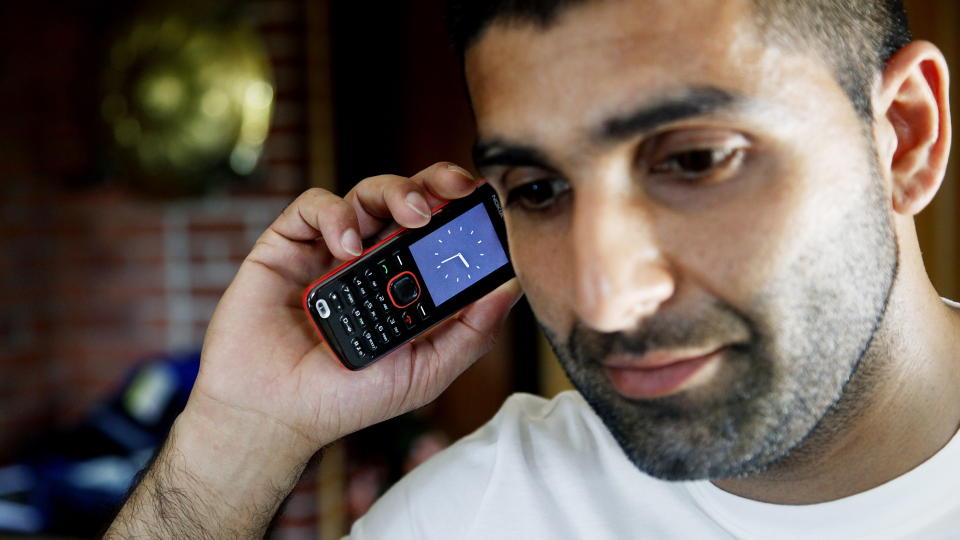 EN FRI MANN: Arfan Q. Bhatti hjemme hos familien p� Stovner.  Foto:  Jacques Hvistendahl / Dagbladet