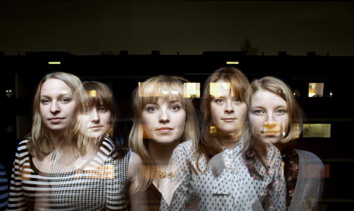 ROSES OPP I SKYENE: Oslo-Bandet Norma Sass best�r av Ida Lie, Elin Lie, Thea Glenton Raknes, Susanne Benjaminsen og Ingrid Berge. De ble Zoom-vinnere 2008. Foto : Sigurd Fandango