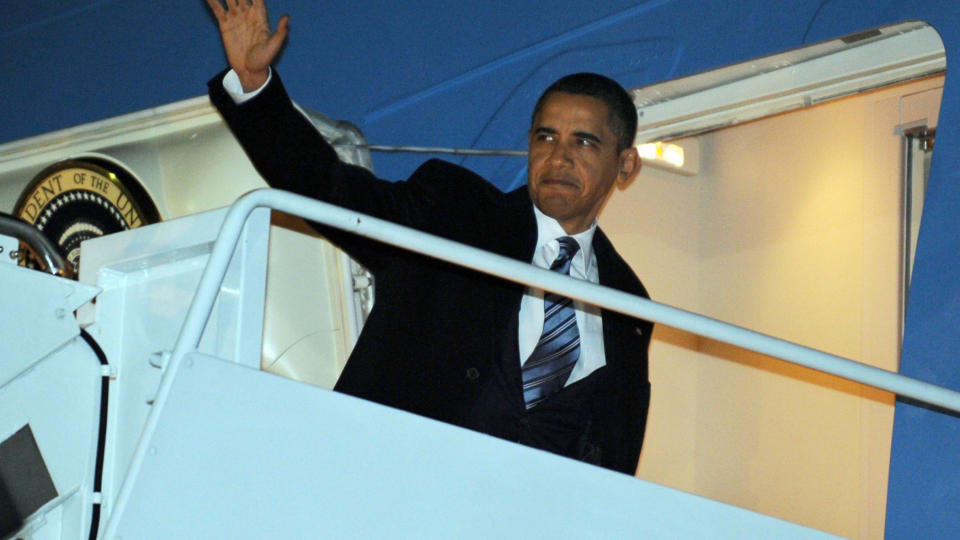 P� VEI TIL NORGE: Obama og hans f�lge har n� lettet og satt kursen mot Gardermoen. Han er ventet � lande omkring 08.45. Foto: AFP/Scanpix