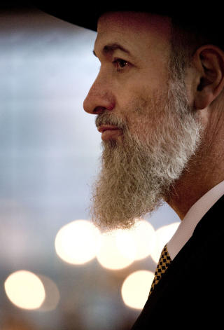 SJEFRABBI: Rabbi Yona Metzger representerer askenasij�dene og jobber sammen med Israels andre sjefrabbi. Foto: AFP