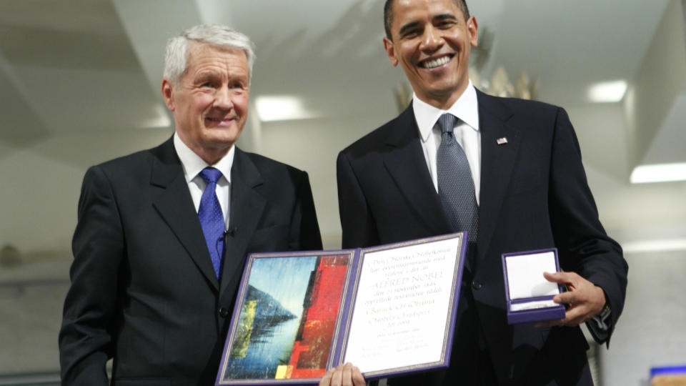 PRISVINNER: Barack Obama mottok i ettermiddag offisielt Nobels fredspris. Foto: Scanpix