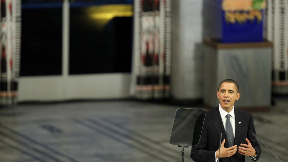 UKOMFORTABEL? President Barack Obama var tydelig ukomfortabel da han mottok Nobels fredspris, mener Bakokpost.

 - Vel vitende om at han er en leder i krig insisterte han p� at krigen kan rettferdiggj�res av moralske grunner, skriver avisa. Foto: Eirik Helland Urke