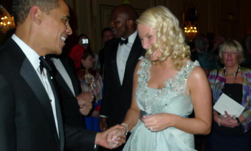 SJARMERT I SENK: Obama og Mette-Marit fant tonen p� dansegulvet. Flere bilder ser du i bildeserien over. Alle foto: Privat