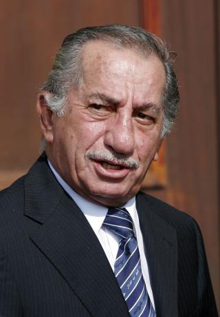 PRESIDENTEN: Avd�de Tassos Papadopoulos skal ha blitt stj�let fra graven. Foto: AP/Petros Karadjias