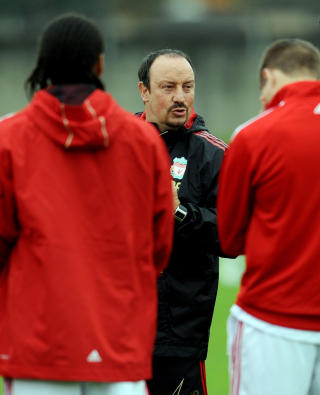MANGLER PENGER: Rafael Benitez kan f� midler dersom eierne lykkes med jakten p� en ekstern investor. Foto: AFP PHOTO/PAUL ELLIS