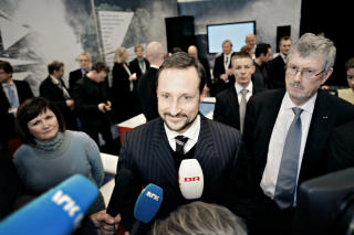 �PNET STAND: Kronprins Haakon �pnet den norske utstillingen p� klimateknologimessen i K�benhavn. Foto: Kristian Ridder-Nielsen