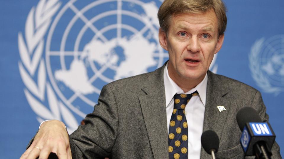 IKKE LUKRATIVT: N�v�rende NUPI-direkt�r Jan Egeland, mener i likhet med Thorbj�rn Jagland, at det ikke n�dvendigvis er lukrativt � ha en internasjonal toppjobb. Selv mener Egeland han ikke hadde det fett som visegeneralsekret�r i FN. Foto: Scanpix