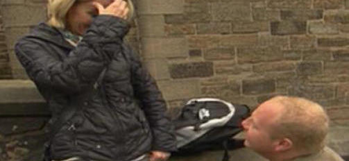 FIKK SJOKK: Ann-Marie hadde ikke ventet at Clas skulle fri. Foto: TV 2