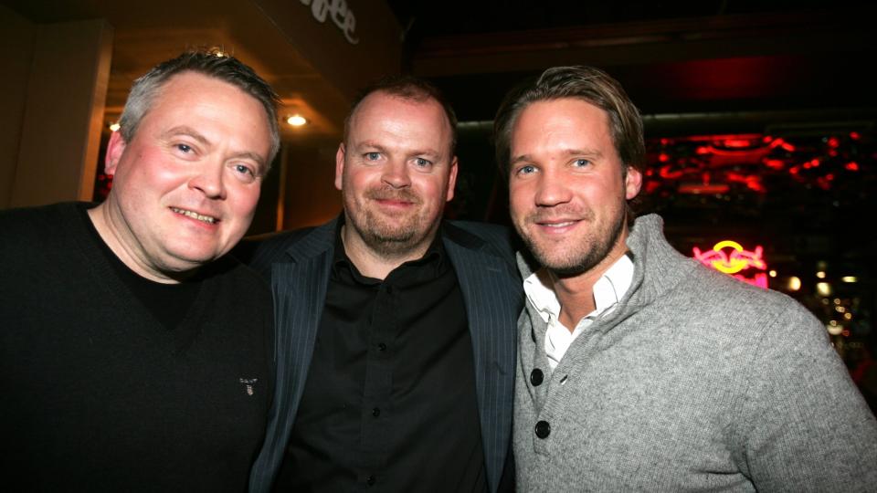 P� FINALEFEST: Lars Barmen (t.v.), Tommy Steine (i midten) og Stig Kjos (t.h.) er ferdig med innspillingen av kjendisversjonen av �71 grader nord�. I kveld var de p� finalefesten for h�stens sesong. Foto: STELLA PICTURES