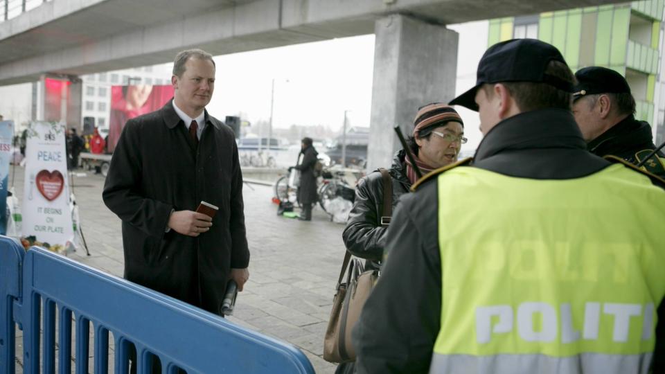 KOM IKKE INN P� KLIMAM�TE: - Beklagelig for de som har en jobb � gj�re, sier Ketil Solvik-Olsen, som mener lobbyister og milj�bevegelse tar for mye plass. Foto: Torbj�rn Gr�nning Dagbladet