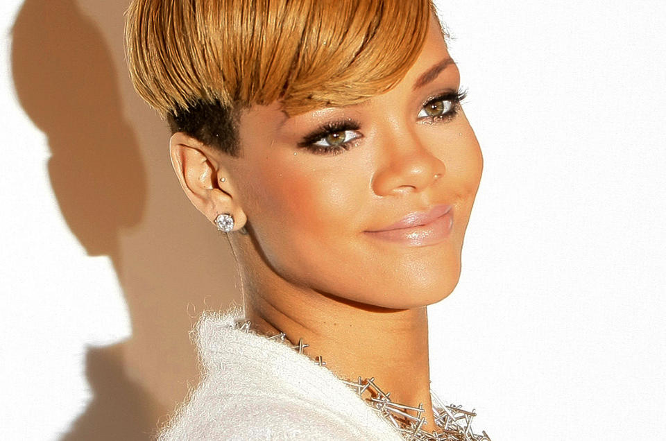 TILBAKE I RAMPELYSET: Rihanna p� en pressekonferanse i London 9. desember. Foto: SCANPIXNTB