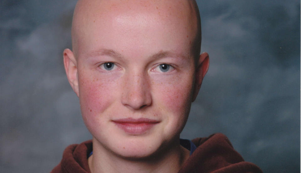 DRAPSOFFER: Lars Erik Flem Andersen (18) ble funnet med halsen sk�ret over utenfor en eldrebolig i Kongsvinger i juli. Foto: Privat