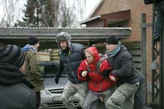 P�GREPET: Sivilt politi anholder en mann fra demoen. Foto: Torbj�rn Gr�nning/Dagbladet