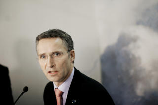 POSITIVE INITIATIV: - Det er en rekke gode initiativer for � f� prosessene i gang. Det at USA har lovet � bidra til en pott p� 100 milliarder dollar er et veldig viktig bidrag, sier statsminister Jens Stoltenberg. Foto: Kristian Ridder-Nielsen