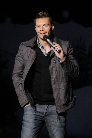 OGS� PROGRAMLEDER:  Ryan Seacrest har en egen stjerne p� Walk of fame i Hollywood. N� skal han lede �American Top 40� p� Radio 1. Foto: Noel Vasquez/Getty Images/AFP