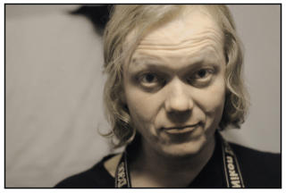 SELVPORTRETT: �yvind Svele h�per � f� jobbe mer med R.E.M., men forventer ingenting. Foto: �yvind Svele