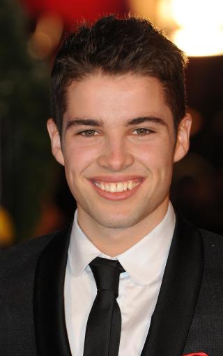 BLE SL�TT: 18 �r gamle Joe McElderry vant X Factor og var ventet � topp singellistene f�r jul. Han m�tte se seg sl�tt av Rage Against The Machines hit fra 1992. Foto: Stella Pictures