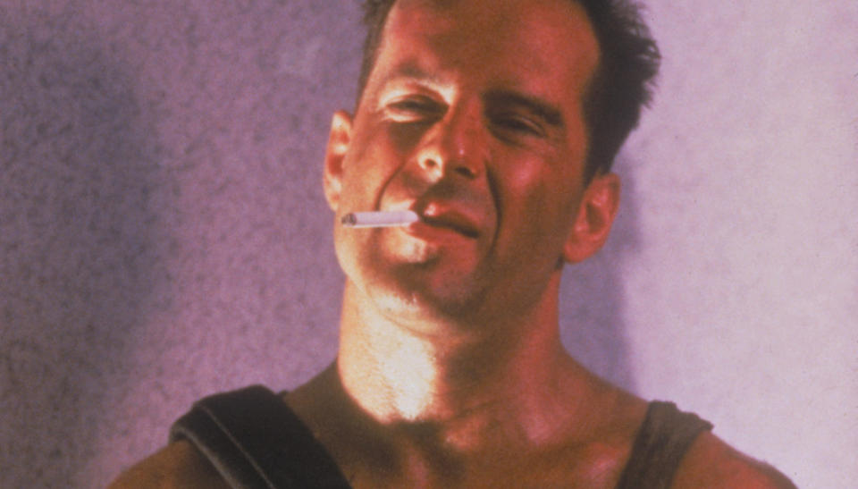 EN HELT VANLIG HELT: John McClane (Bruce Willis) kan v�re b�de handlekraftig og keitete, og er en minneverdig actionhelt...