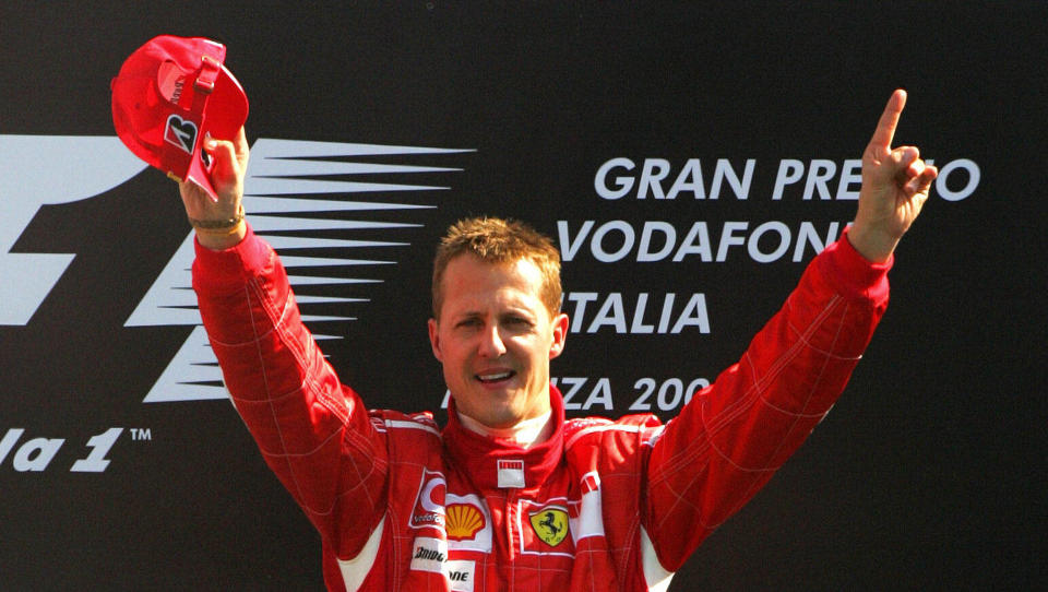 BACK IN BUSINESS: Michael Schumacher gj�r comeback som formel 1-f�rer for Mercedes. Foto: AFP PHOTO DAMIEN MEYER
