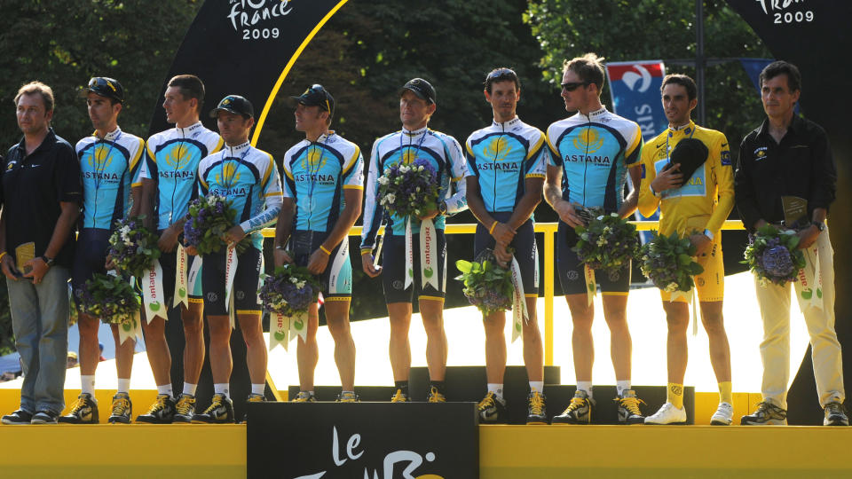 MISTENKELIGE FUNN: Det skal ha blitt funnet s�kalte drypposer tilh�rende Astana-laget under �rets Tour de France der det kasakhstanske laget med Alberto Contador og Lance Armstrong i spissen var fullstendig suverene.Foto: SCANPIX/AFP PHOTO/PASCAL PAVANI