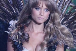SA NEI: Modell Abbey Lee Kershaw (22). Foto: STELLA PICTURES SA NEI: Modell Abbey Lee Kershaw (22). Foto: STELLA PICTURES
