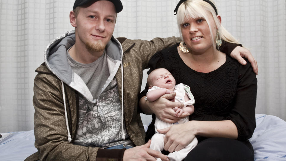 Ante ingenting: Danske Martin og Nana S�rensen fikk lille Noah i julepresang. De ante ingenting om at Nana var gravid f�r hun f�dte p� stuegulvet. Foto: Nikolai Linares/Scanpix