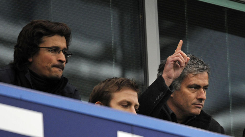 BLIR I INTER: Jos� Mourinho hevder han er forn�yd med tingenes tilstand i Inter, og intenderer � bli v�rende i Milano ut kontraktstida.Foto: SCANPIX/AFP PHOTO /Adrian Dennis