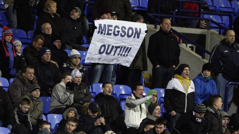D�RLIG TONE: Gary Megson har aldri klart � bli noen avholdt figur blant Bolton-supporterne. N� begynner ropene som krever hans avgang � bli h�yere enn noen gang.Foto: SCANPIX/AP Photo/Jon Super