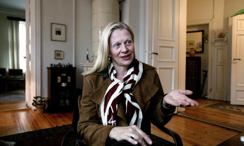 GLIPPER: - Vi ser at det blir f�rre og f�rre stabile demokratier i verden og voldsmonopolet til flere og flere nasjoner glipper, sier Janne Haaland Matlary. Foto: HENNING LILLEG�RD