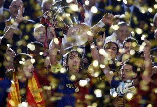�RETS LAG: Barcelona vant absolutt alle turneringer klubben deltok i i 2009 - deriblant den st�rste av dem alle, Champions League. Derfor ble den katalanske storklubben k�ret til �rets lag av internasjonale sportsjournalister.Foto: SCANPIX/AP Photo/Luca Bruno