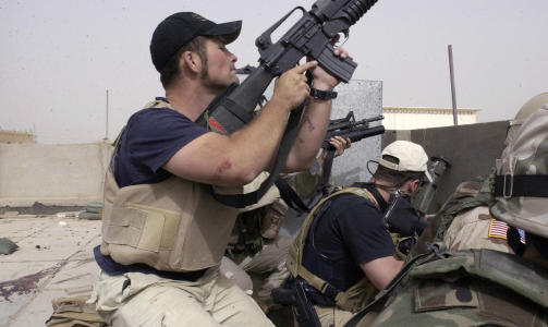 DREPTE SIVILE: Irak er skuffet over at drapstiltalene mot fem ansatte i vaktselskapet Blackwater er satt til side. Foto: SCANPIX