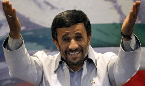 ST�RRE ENN FORVENTET: Oppt�yene etter valget, der president Mahmoud Ahmadinejad ble beskyldt for � ha stj�let seieren, ble langt st�rre enn det noen hadde kunnet forestille seg. Foto: SCANPIX