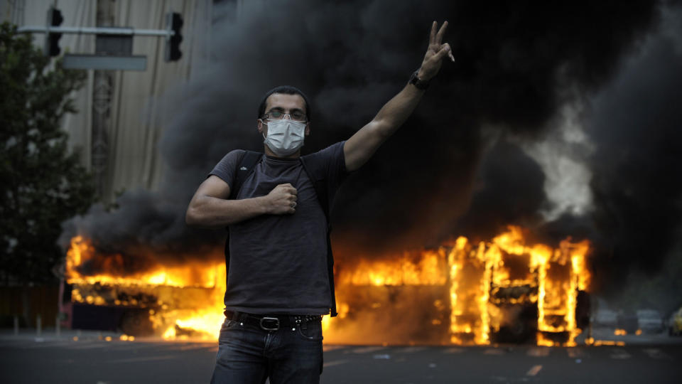TIKKENDE BOMBE: - Irans ungdom er en tikkende bombe, sier Mahmood Amiry-Moghaddam. Foto: SCANPIX