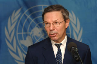 KANDIDAT: Franske Jean-Marie Guehenno har ledet FNs fredsbevarende styrker i en �rrekke, og er blant toppkandidatene. Foto: AFP / LIONEL HEALING /SCANPIX