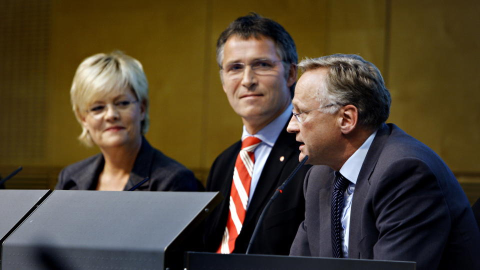 VIRKET: Regjeringen med finansminister Kristin Halvorsen og statsminister Jens Stoltenberg presenterer sammen med sentralbanksjef Svein Gjedrem krisepakken p� 350 milliarder kroner 12. oktober 2008. 
Foto: Frank Karlsen / Dagbladet
