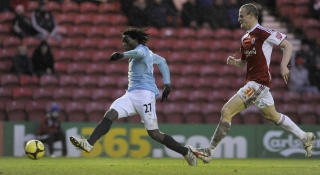 BORT FRA GLEMSELEN: Benjani har bare spilt 10 minutter ligacup denne sesongen. Mot Middlesbrough i FA-cupen, fikk han spille hele kampen og takket for tilliten med � bli matchvinner p� Riverside.Foto: SCANPIX/REUTERS/Nigel Roddis