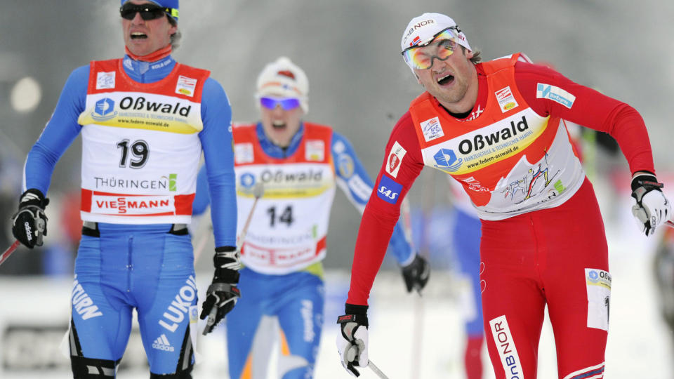STAKET RASKERE ENN ALLE: Med en kraftanstrengelse av de sjeldne slo Petter Northug russeren Maxim Vylegzjaninden, etter � ha virket sjansel�s bare en kilometer fra m�l. Foto: AFP PHOTO DDP /  JENS-ULRICH KOCH