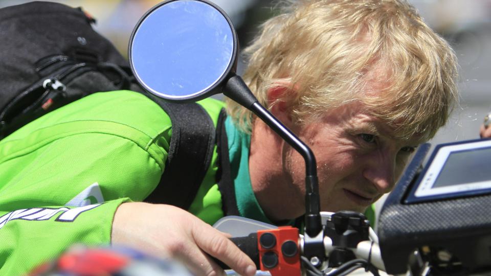 FEIL RYTME: P�l Anders Ullev�lseter fant aldri rytmen p� f�rste ordin�re etappe i Dakar-rallyet. Han endte dagen p� en 15.-plass.Foto: SCANPIX/AP Photo/Natacha Pisarenko