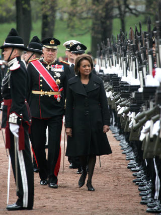 HAR MANGE PLIKTER: Og i 2010 f�r Norge flere statsbes�k enn vanlig. Her med Canadas generalguvern�r H.E. Michaelle Jean i april i fjor. Foto: STELLA PICTURES