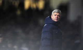 HANDLER HAN?: Arsene Wenger har pengene og viljen, men finner ikke spilleren. Foto: REUTERS/Kieran Doherty