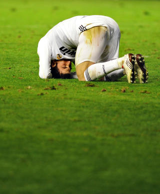 SL�STE: Gonzalo Higuain var alene med keeper to ganger uten � score. Foto: AFP PHOTO/ RAFA RIVAS