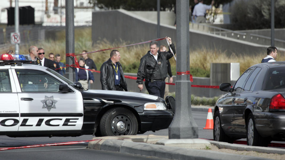 SIKKERHETSVAKT DREPT:  Det skal ha v�rt en mann som var frustrert over � ha mistet jobben som skj�t og drepte en sikkerhetsvakt i tinghuset i Las Vegas mandag. Foto: REUTERS / Steve Marcus / SCANPIX