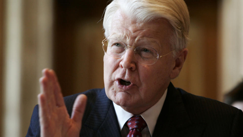 NEKTER � BETALE: Olafur Ragnar Grimsson. Foto: AP Photo/Evan Vucci/Scanpix